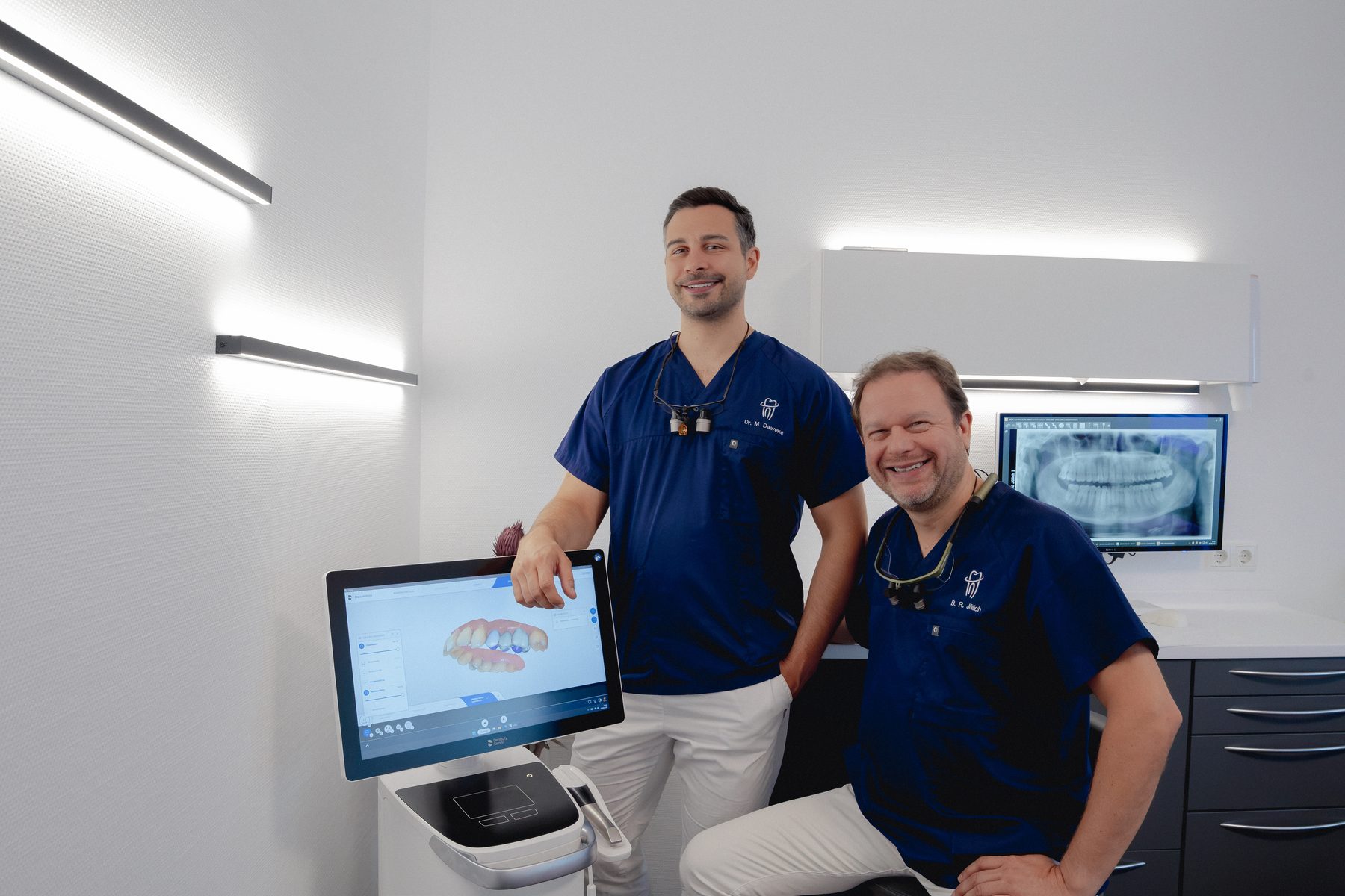 Bert Roland Jülich und Dr. Marco Daweke bei der digitalen Planung